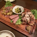 シュラスコ 肉寿司食べ放題 夜景肉バル サルーテジャポン - 