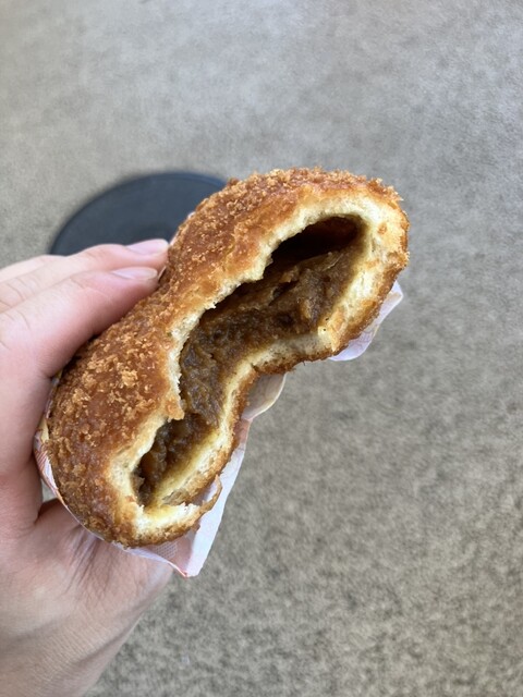 カレーパン 万博限定販売！吉本興業のカレーパン500円！』by celes511