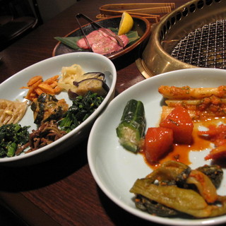 ご飯もキムチも主役級。満足感を高める、こだわりの料理