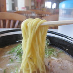 Ume masa - 麺のリフト