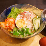 肉と魚とめん料理が充実している店 なにがし - 