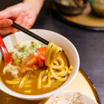 肉と魚とめん料理が充実している店 なにがし - 