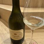 炭火とワインと純米酒 King Momo - 料理に合わせてもらった白。相性Good