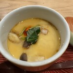 炭火とワインと純米酒 King Momo - 茶碗蒸しにラー油。合うんですね〜