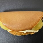 舟和 - 2025.08.19 (火)    どら焼き（芋バター）　380円（税込）