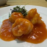 콘치넨타루 룸 - 大海老のチリソース煮込み