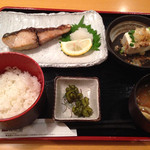 仕立屋食堂 - 本日の焼き魚定食  これで1080円とは・・・