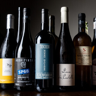 自家製レモンドリンクも◎イタリアワイン10種以上ラインナップ