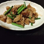 さぶろー - 豚肉とニンニクの芽炒め