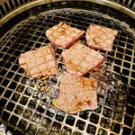 肉ヤキ酒場 ニクノウタゲ - 