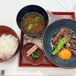 花蝶 - トリュフすき焼き・赤出汁