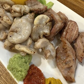 もつ焼き まる八_0