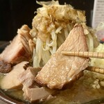 ラーメン専門 宮の森 - ブタ