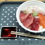 釧路和商市場 - 好きな丼にできるけどまあまあのお値段に!