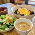 うずら屋 - うずらづくしの贅沢オムライス（ブラック）  大盛り