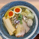 横浜淡麗らぁ麺 川上 - 