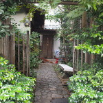 京都生ショコラ オーガニックティーハウス - 玄関までのアプローチ