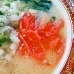 房州麺処 麺屋ちゃいなはうす - とん塩ラーメンの紅生姜