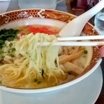 房州麺処 麺屋ちゃいなはうす - とん塩ラーメンの麺