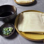 味処ふる川 - 冷たい生幅広ひもかわ