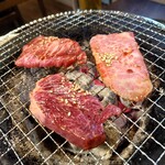 炭火焼肉 にく式 - 