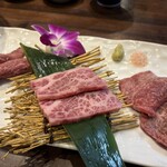 炭火焼肉 にく式 - イチボ　ランプ　上カルビ