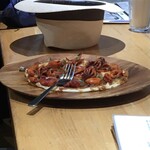 ケララキッチン - 隣ではオーナーさんが新しいドーサピザを試食中