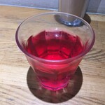 ケララキッチン - 川崎店より色が濃いピンク水