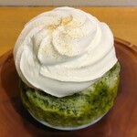 京氷菓 つらら - 抹茶シロップは、抹茶の苦味、旨みを感じられる濃厚な味わいだが、クリームに絡めて食べると苦味が和らぎ甘みが感じられて美味しい〜!!( ^o^)ﾉ