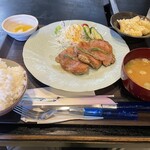 秋月 - 日替定食700円 サルティンボッカ