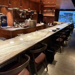 肉割烹 SHUN - ムードのある店内