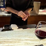 肉割烹 SHUN - 目の前で握ってくれます