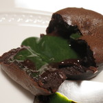 じん市 - 中から抹茶がとろ～りと出てくるサプライズ！