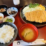 伊奈八 - 料理写真:ロース定食・特