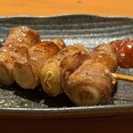 旬彩酒庵 おねぎや - ５）軟白ねぎの豚肉巻串