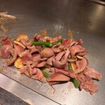 お好み焼き 剛毅 - 砂肝炒め（ニン芽入り）