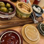 とんかつ玉藤 - 料理写真:漬物3種 小茄子 ごぼう 大根