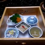 酒菜　牛肉時雨煮　クルトン　焼きナス寄せ　生姜　烏賊味噌和え　クコの実　むかご進上　紅葉南京