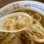 洋食 ひらおか  - ワンタン5個ほど