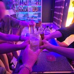 海鮮 イタリアンバル ルチアーノ - 乾杯～！(丸ちゃんは高級炭酸水)