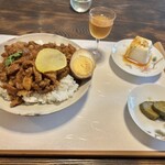 台湾 席茶 蓮月庭 - ルーローハンセット