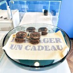 PARTAGER UN CADEAU - 