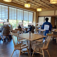 浅草むぎとろ 本店 - テーブル席