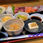 天然魚と七輪焼き 隠れ居酒屋 雑魚や - 