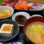 天然魚と七輪焼き 隠れ居酒屋 雑魚や - 