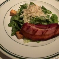 ウルフギャング・ステーキハウス 丸の内店 - ベーコン付きシーザーサラダ