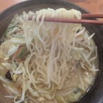 幸楽苑 - 熱々な中太ストレート麺✨️味噌スープと相性バッチリ