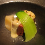 日本料理 みや  - 26年10月　牛ミスジ肉、近江コンニャク、所沢里芋　牛乳と西京味噌のソース