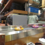 Sushi Tei - 回ってます