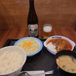 松屋 - 料理写真:ビール中瓶400円うまトマハンバーグ定食980円